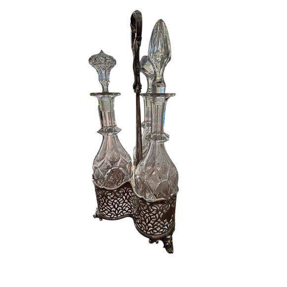 Hawksworth Eyre & Co 3-Bottle Tantalus Crystal Decanters & Silver Plate Stand - Picture 10 of 14